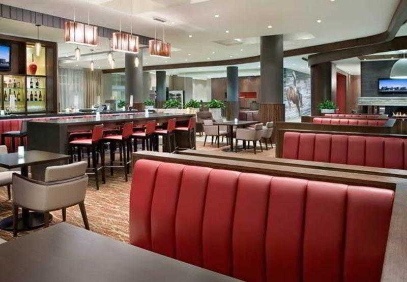 Hotel Courtyard By Marriott Calgary Airport Extérieur photo