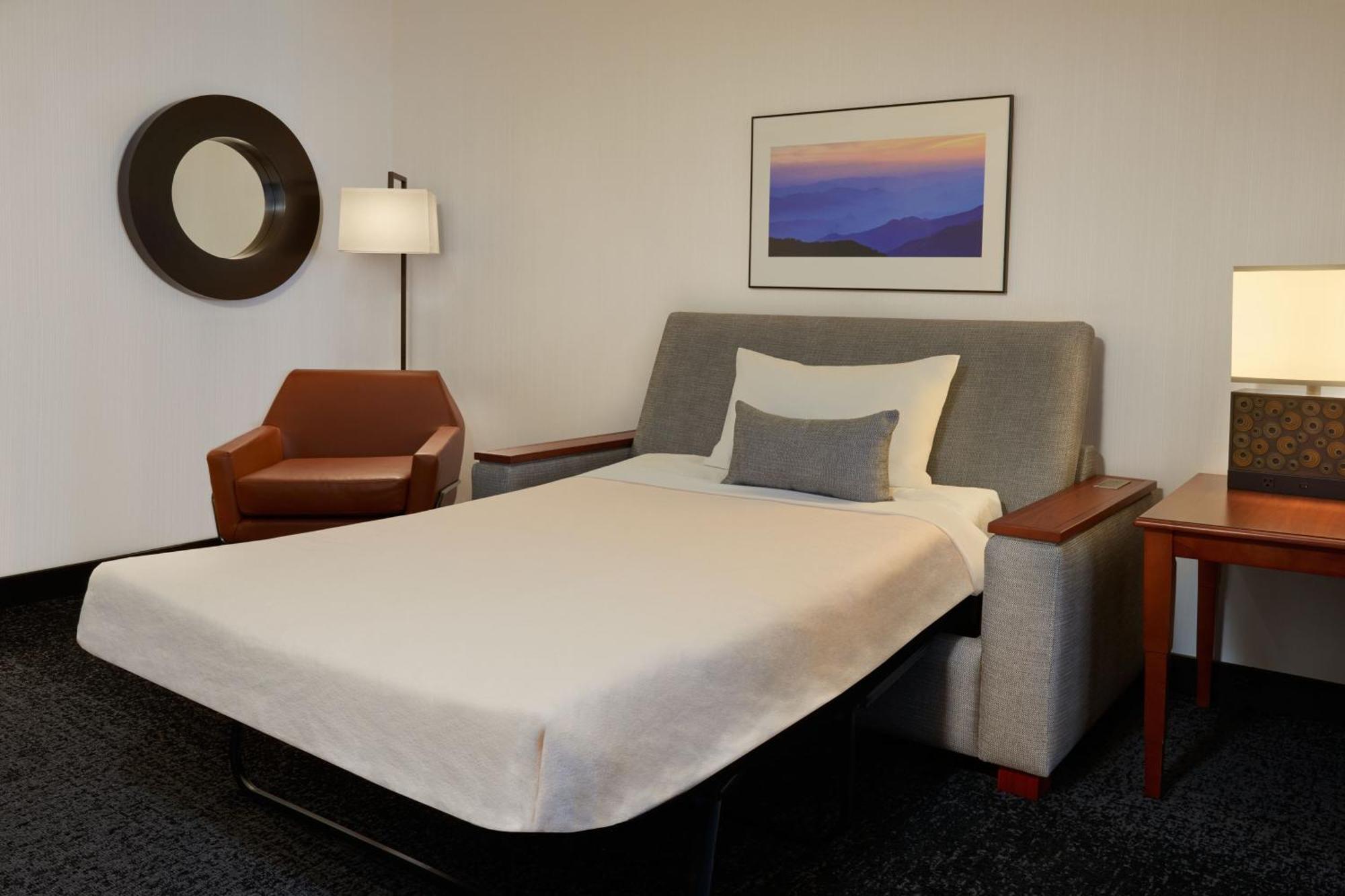 Hotel Courtyard By Marriott Calgary Airport Extérieur photo