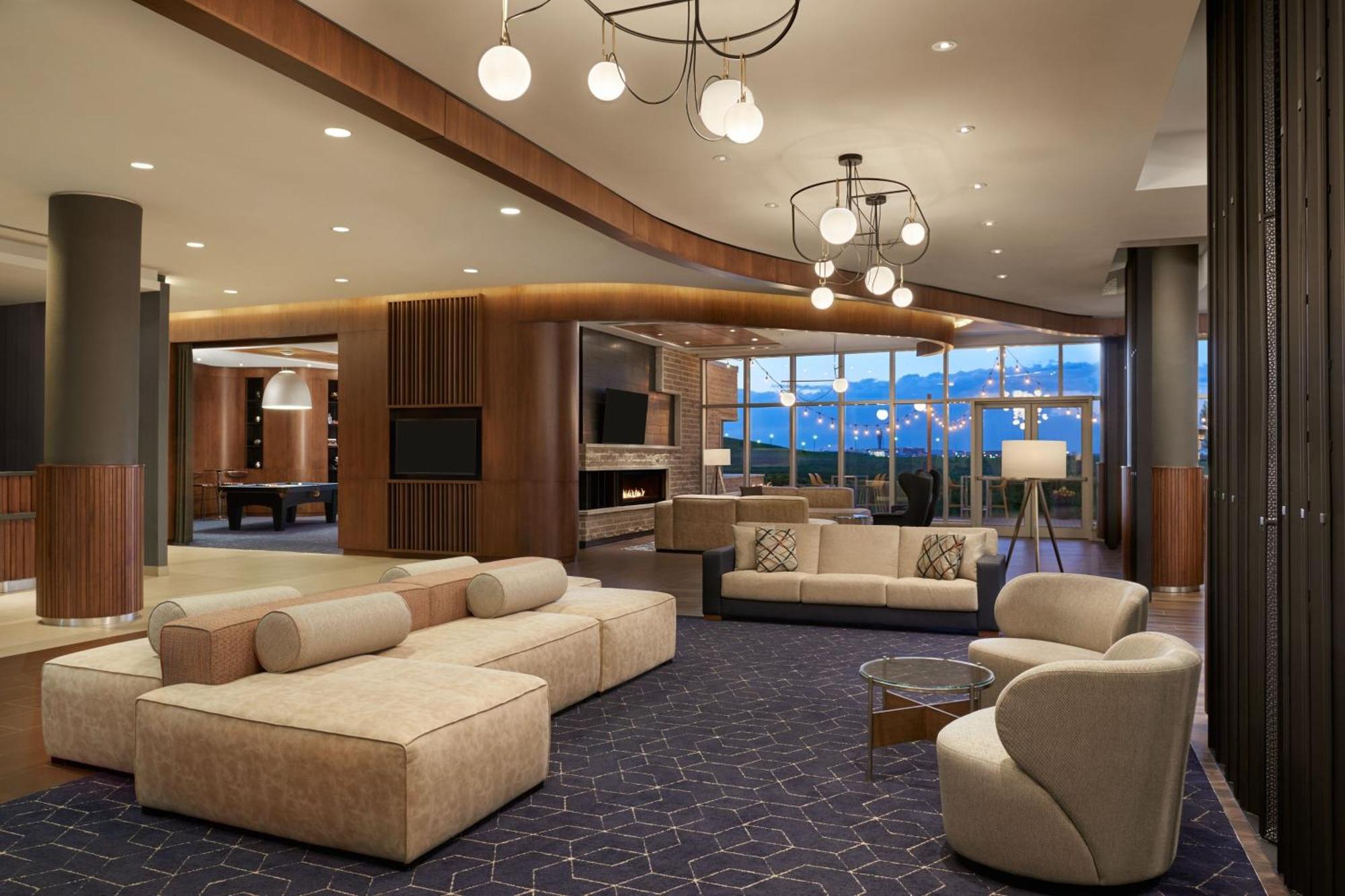 Hotel Courtyard By Marriott Calgary Airport Extérieur photo