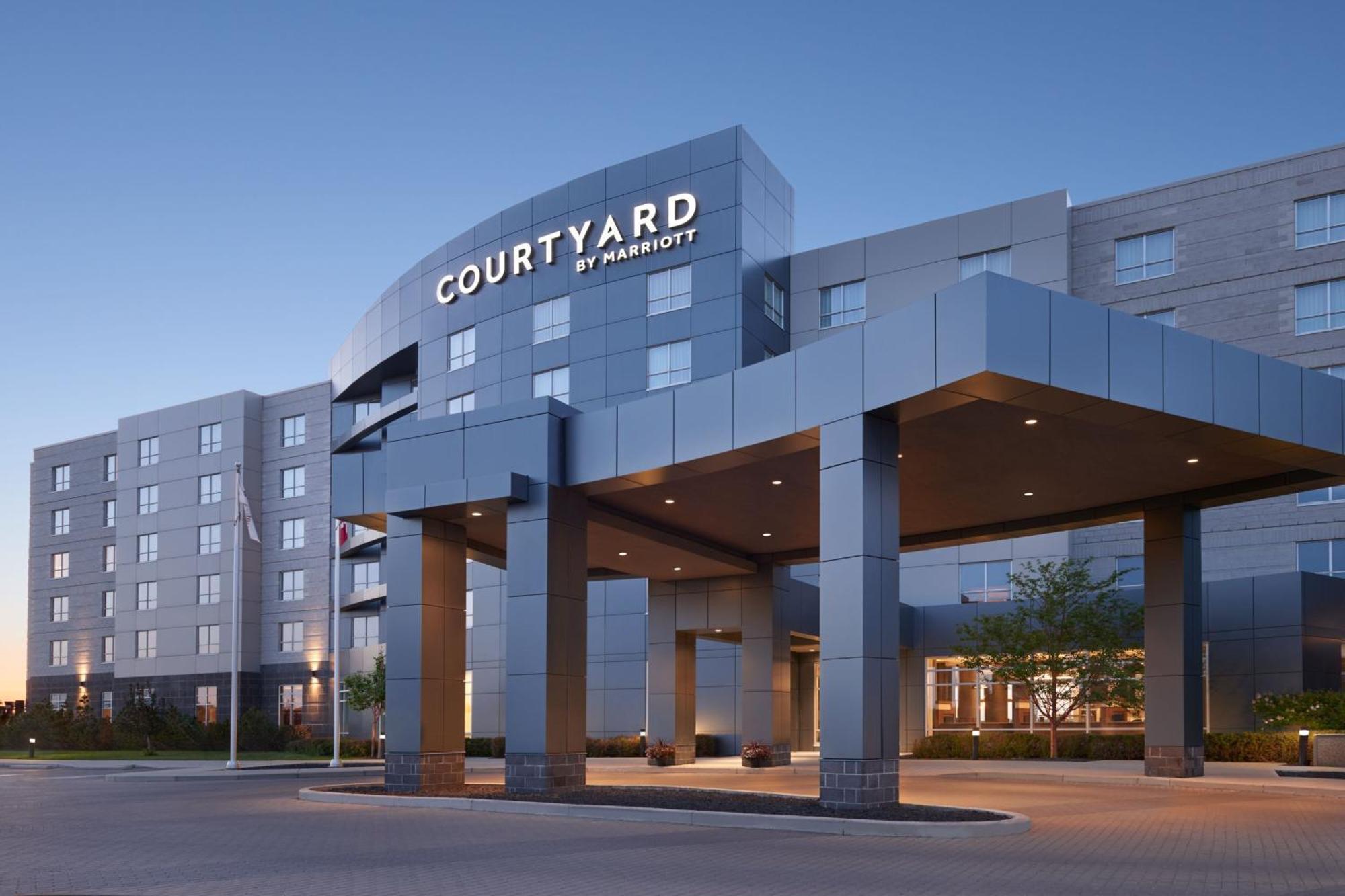 Hotel Courtyard By Marriott Calgary Airport Extérieur photo