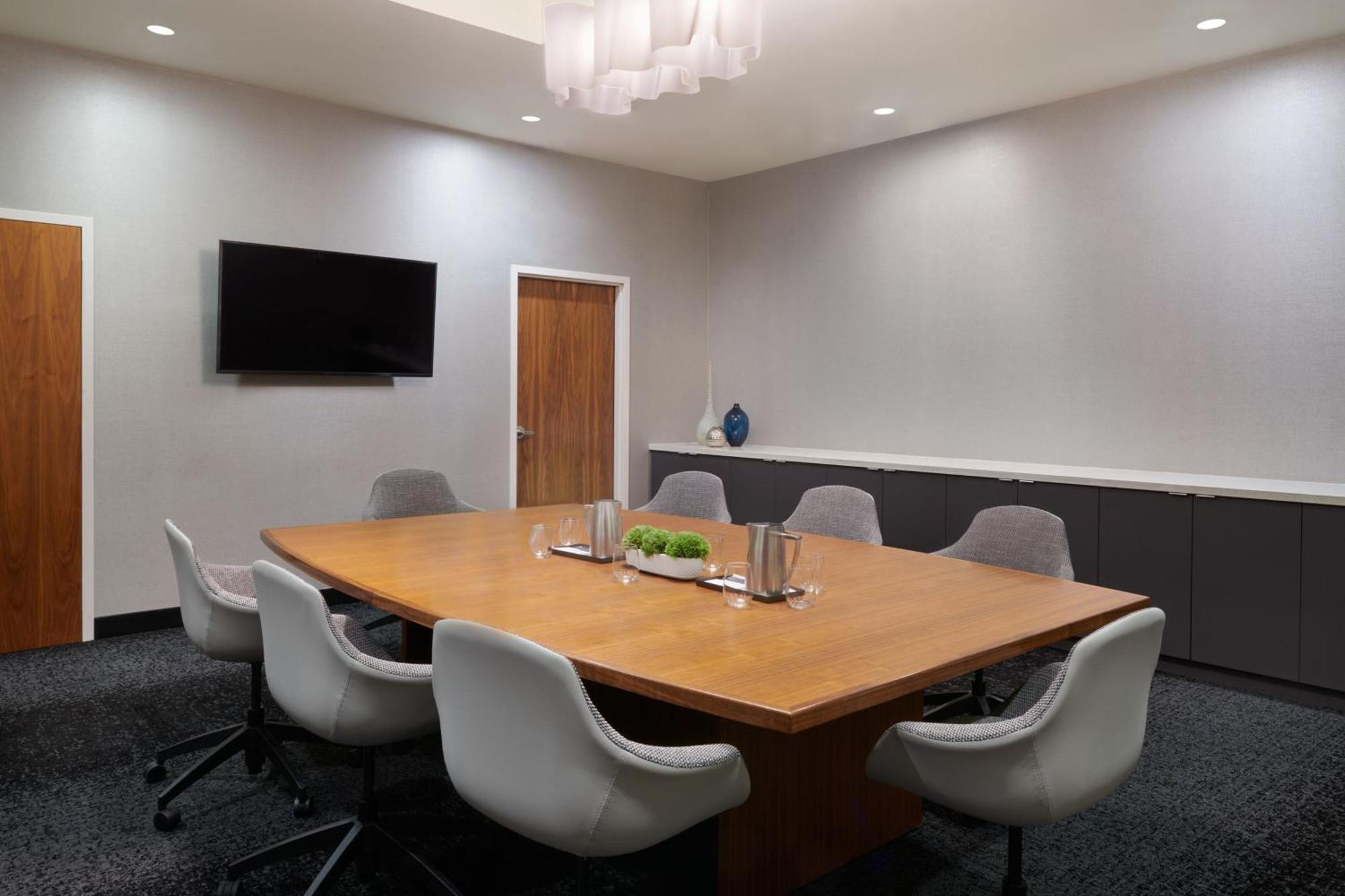 Hotel Courtyard By Marriott Calgary Airport Extérieur photo