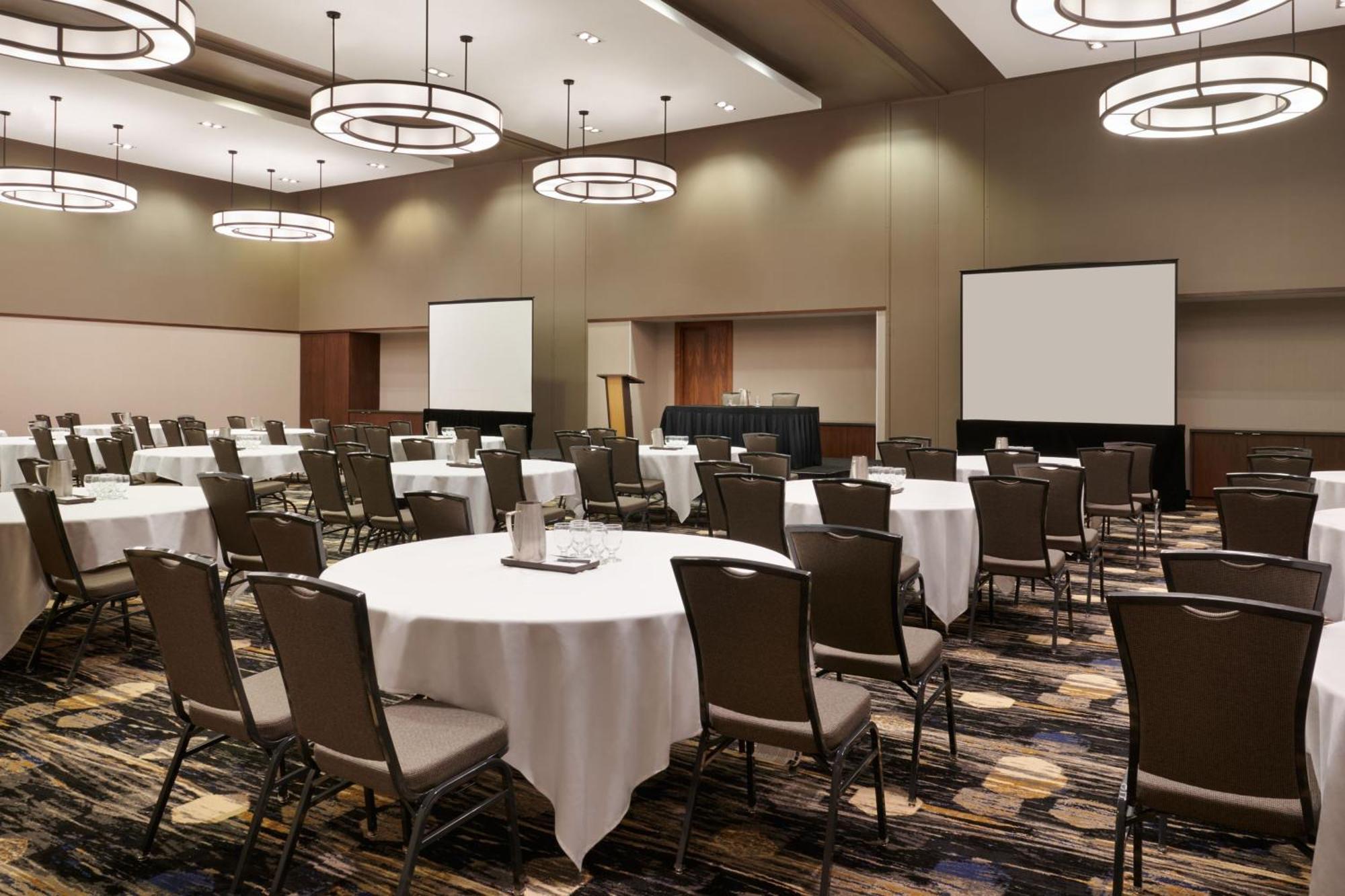 Hotel Courtyard By Marriott Calgary Airport Extérieur photo