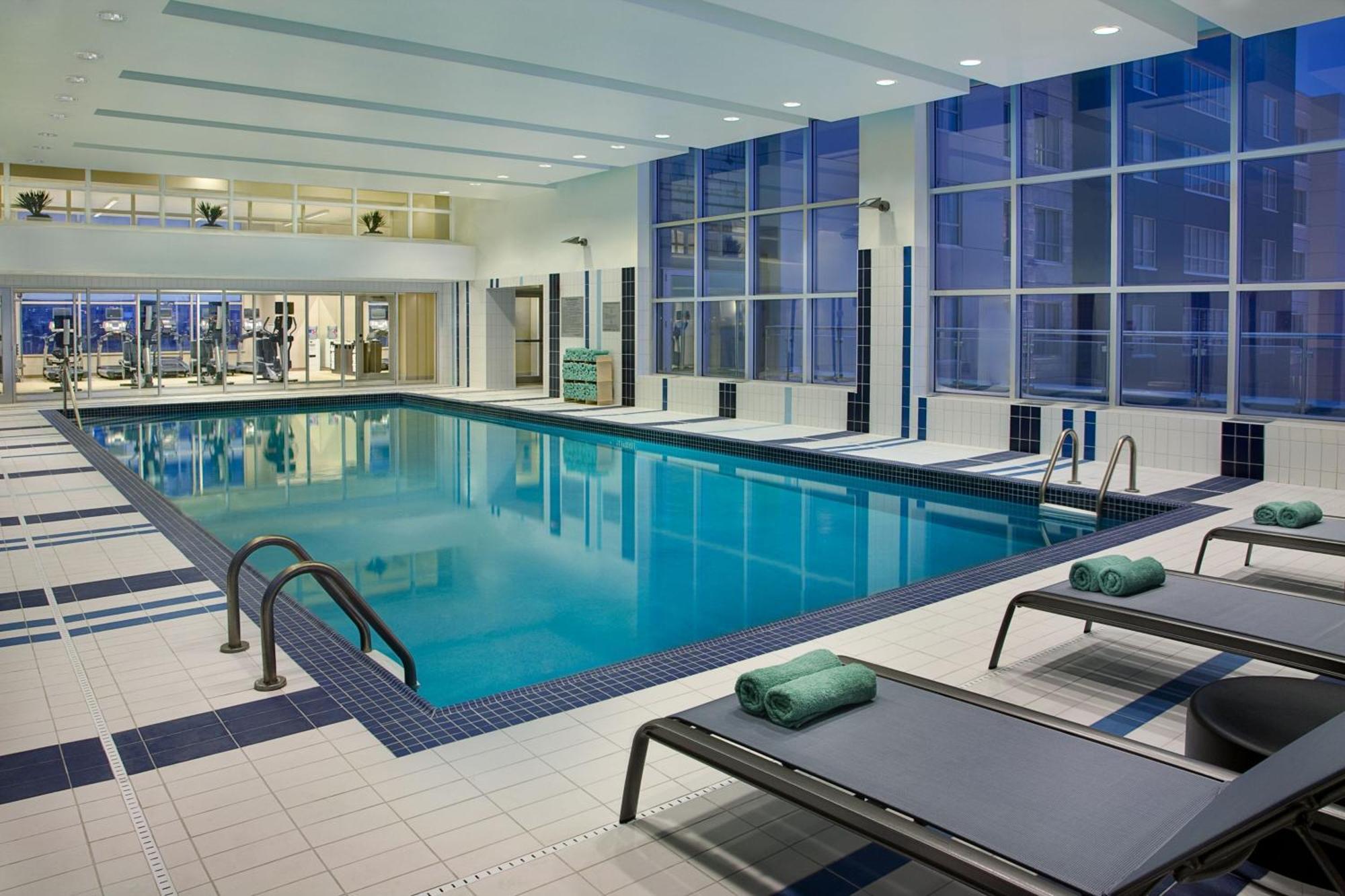Hotel Courtyard By Marriott Calgary Airport Extérieur photo