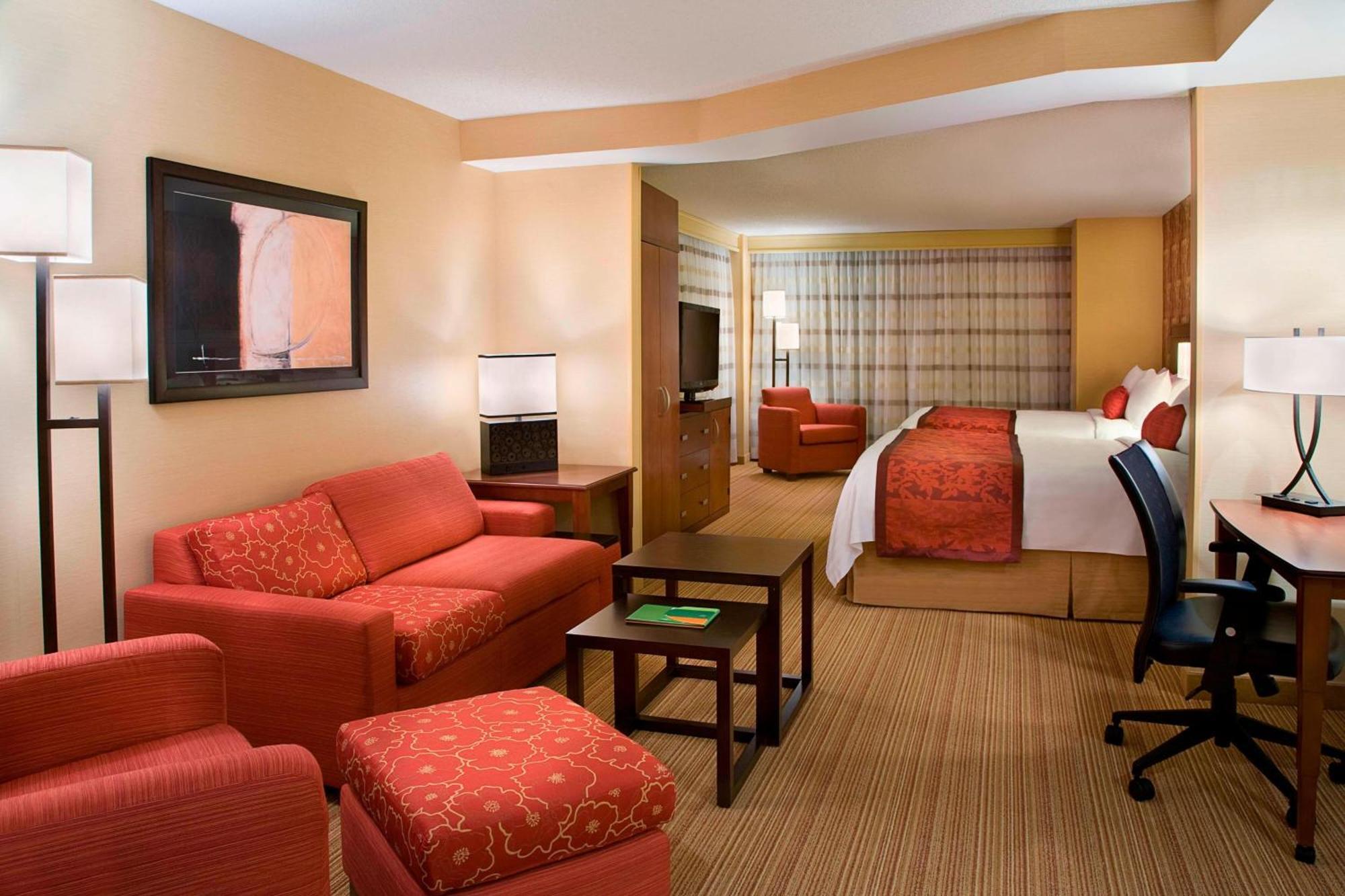 Hotel Courtyard By Marriott Calgary Airport Extérieur photo